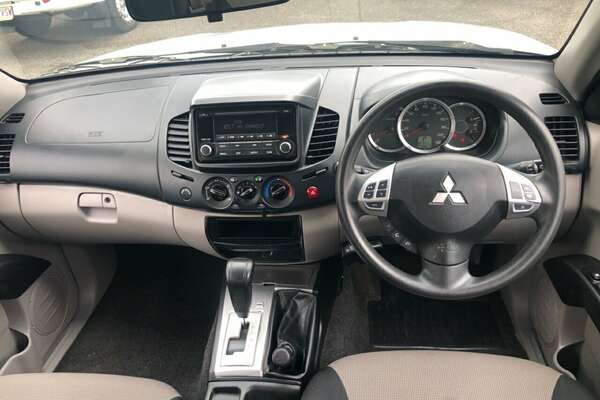 2015 Mitsubishi Triton GLX MN