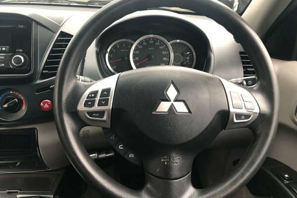 2015 Mitsubishi Triton GLX MN