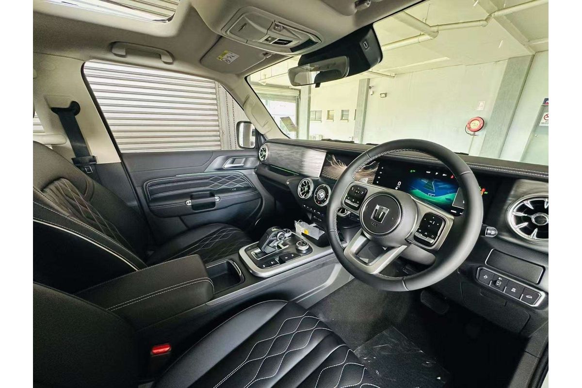 TANK 300 LUXURY DIESEL 4X4 (3.0T towing)