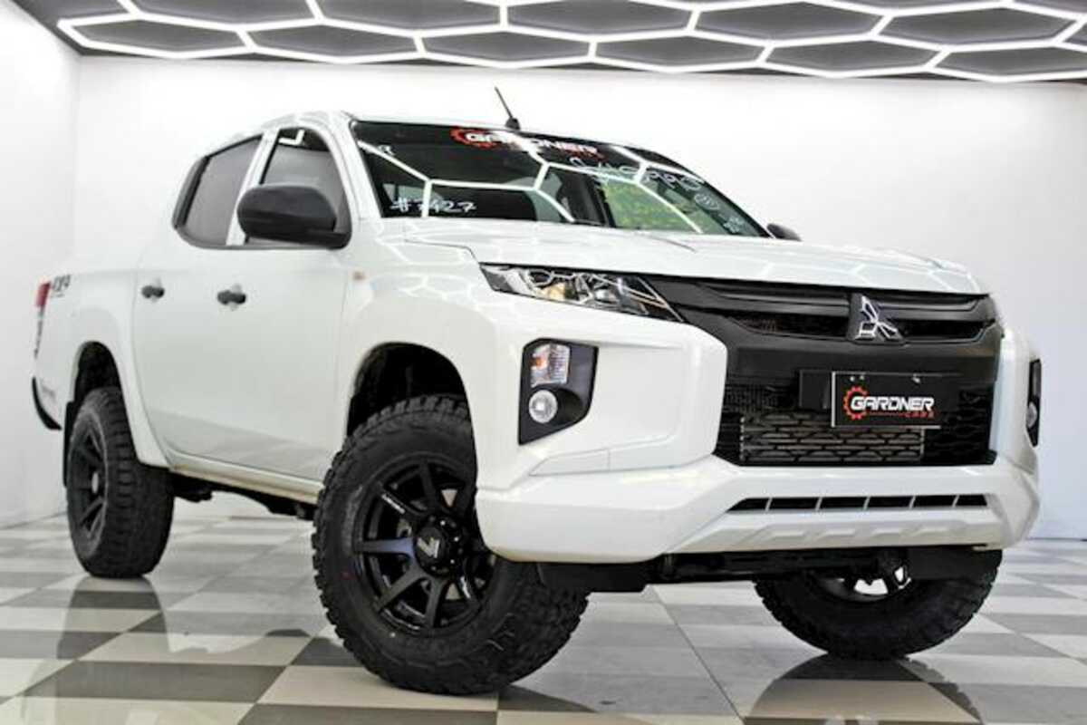 2020 Mitsubishi Triton GLX MR
