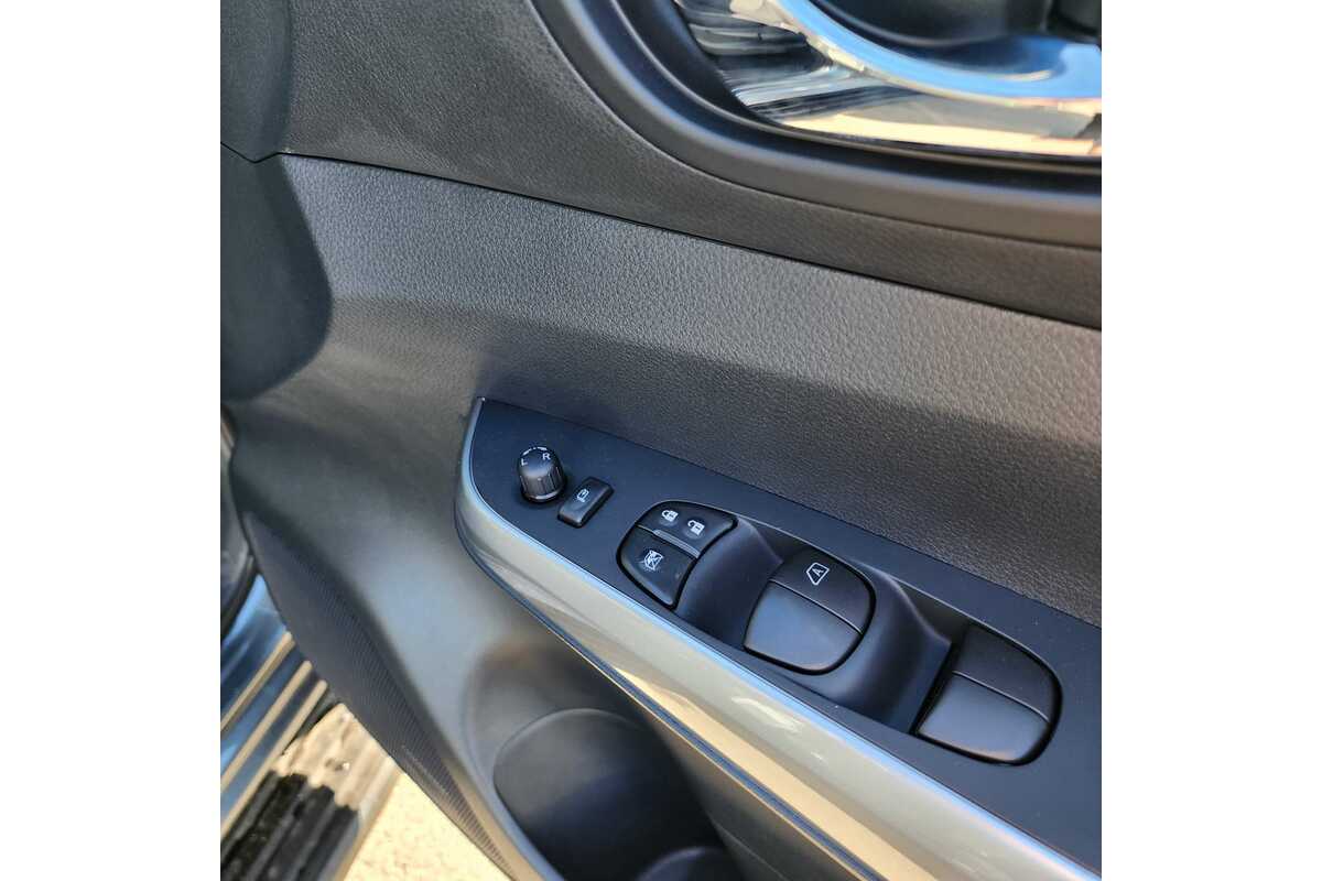 2023 Nissan Navara ST D23