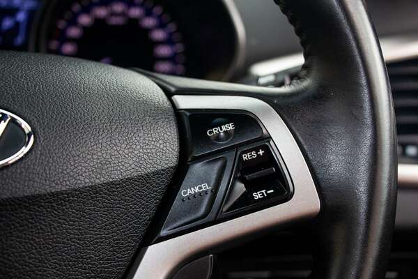 2017 Hyundai Veloster  FS5 Series II