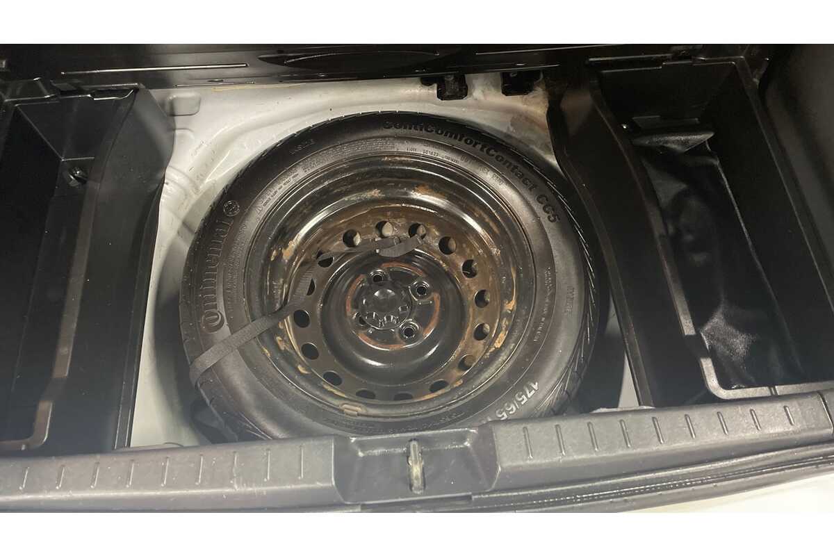 2011 Toyota Yaris YR NCP90R MY11