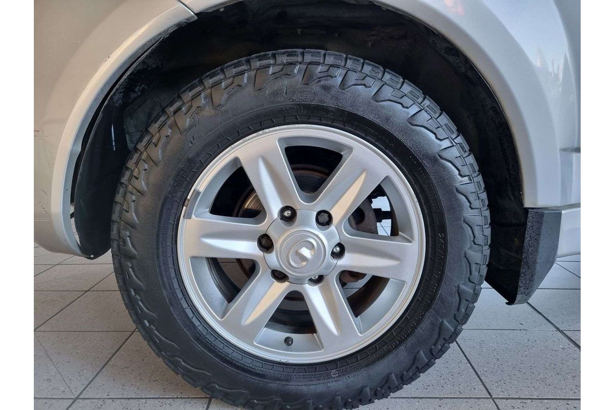 X240 CC6461KY MY11 (4x4) 2.4L 4Cyl MULTI POINT F/INJ 5 SP MANUAL 4D WAGON