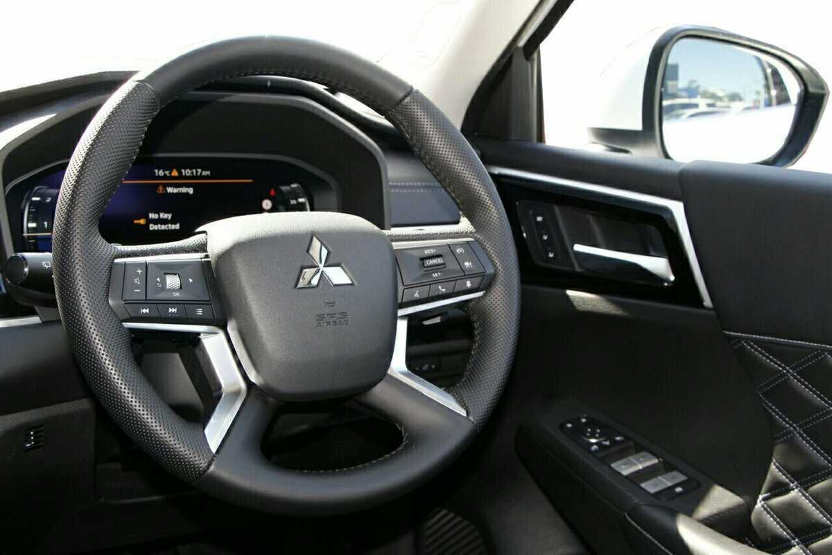 2023 Mitsubishi Outlander Exceed ZM
