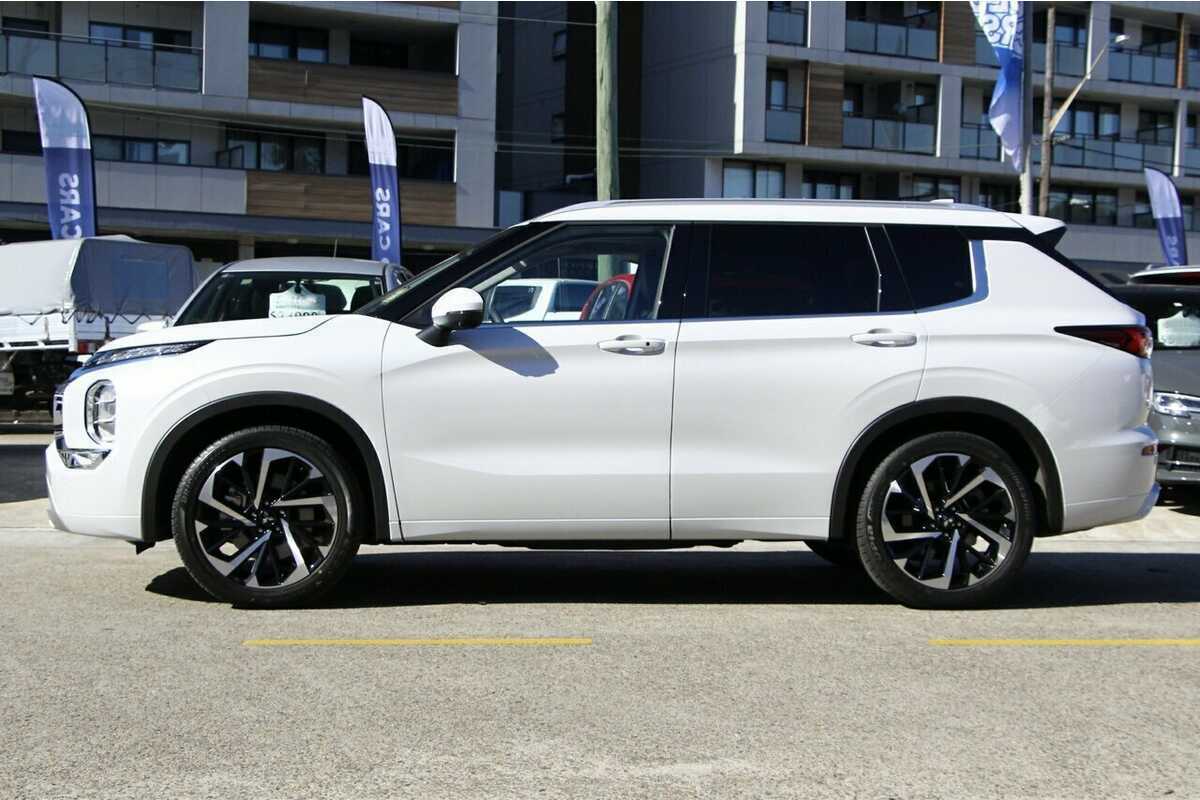 2023 Mitsubishi Outlander Exceed ZM