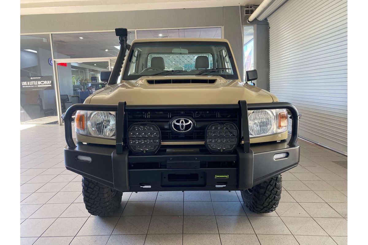 LANDCRUISER VDJ79R MY18 WORKMATE (4x4) 4.5L DTV8 DIESEL TURBO F/INJ 5 SP MANUAL C/CHAS LANDCRUISER VDJ79R MY18 WORKMATE (4x4) 4.5L DTV8 DIESEL TURBO F/INJ 5 SP MANUAL C/CHAS