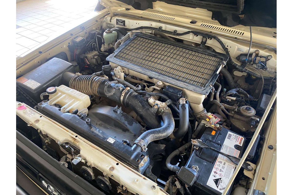 LANDCRUISER VDJ79R MY18 WORKMATE (4x4) 4.5L DTV8 DIESEL TURBO F/INJ 5 SP MANUAL C/CHAS
