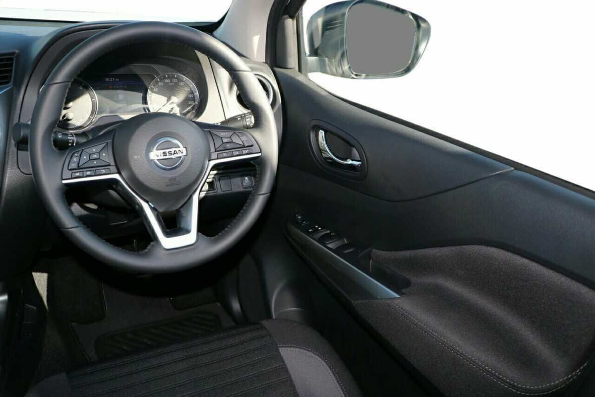2023 Nissan Navara ST-X D23