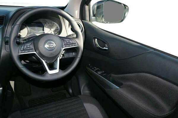 2023 Nissan Navara ST-X D23