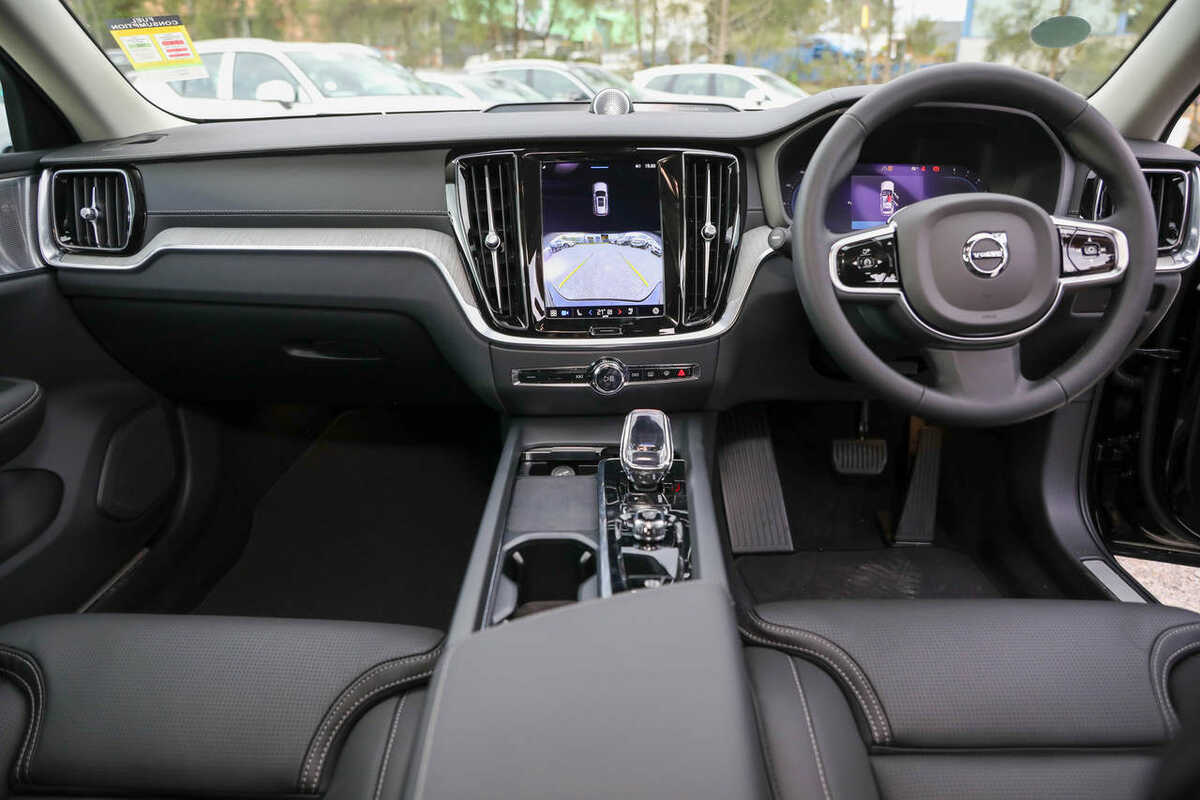 2023 Volvo V60 Ultimate B5 Cross Country Mhev 227 MY23B