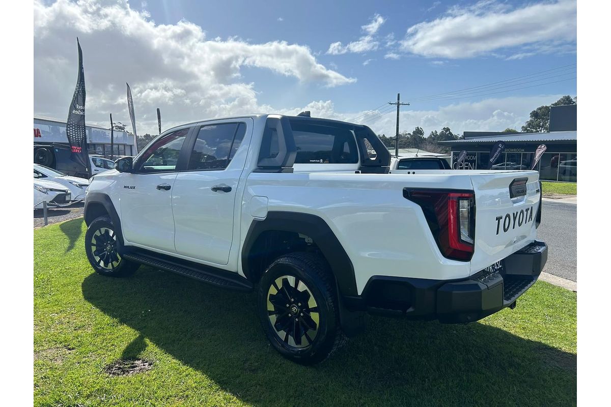 2025 Toyota Hilux SR5 48V GUN227R 4X4