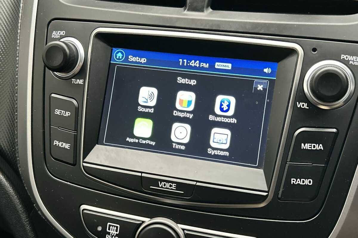 2015 hyundai accent shop active
