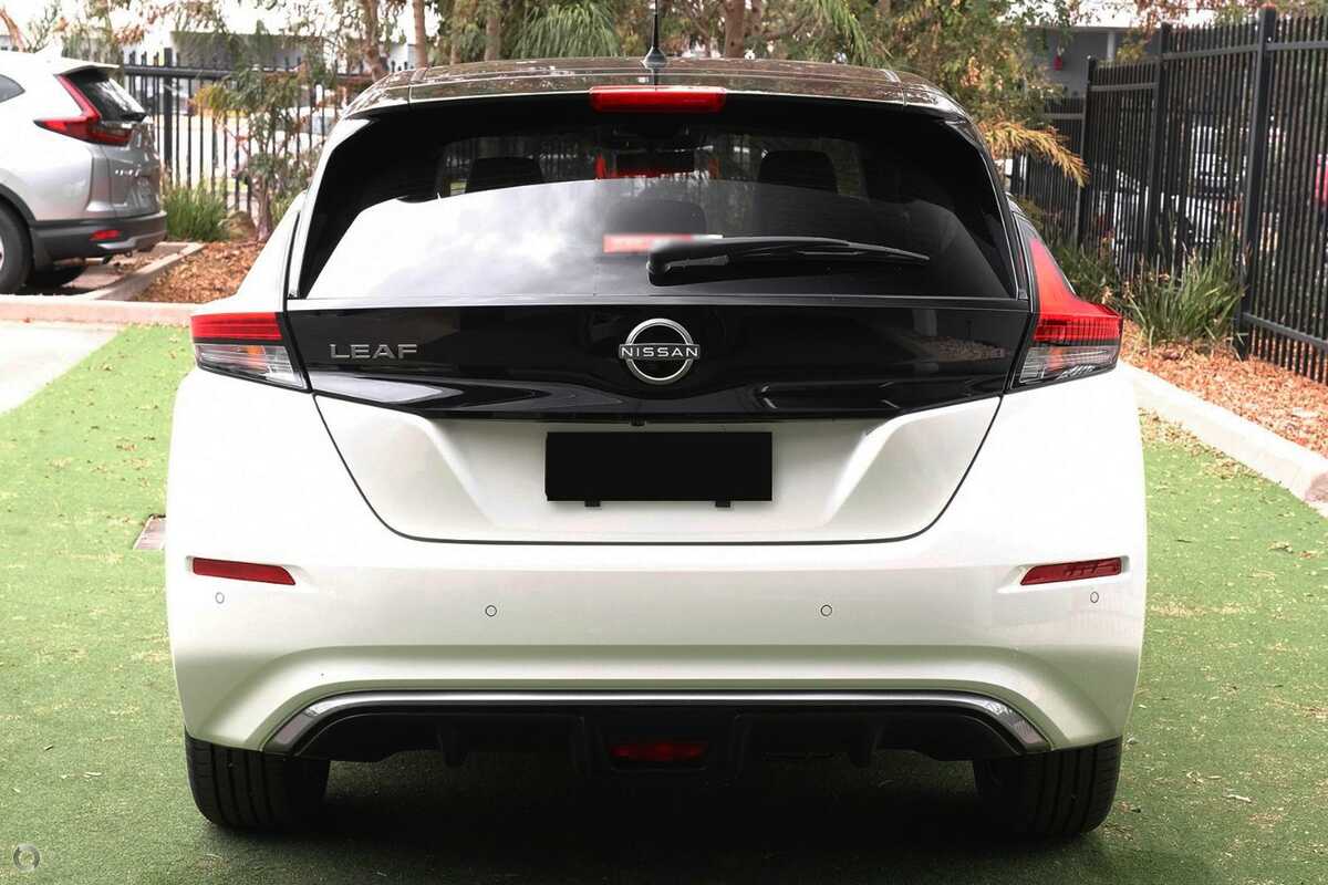 2023 Nissan LEAF  ZE1