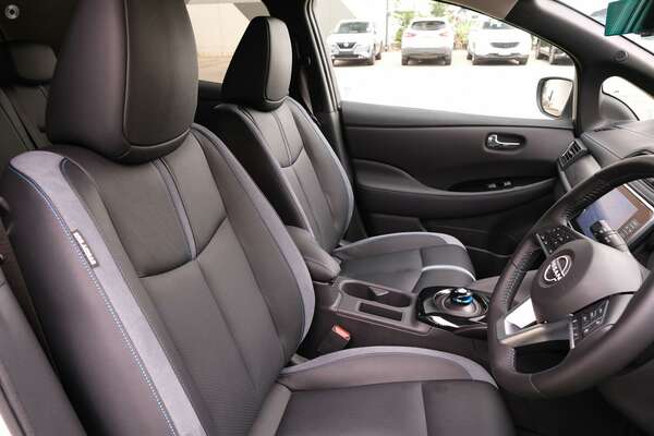 2023 Nissan LEAF  ZE1