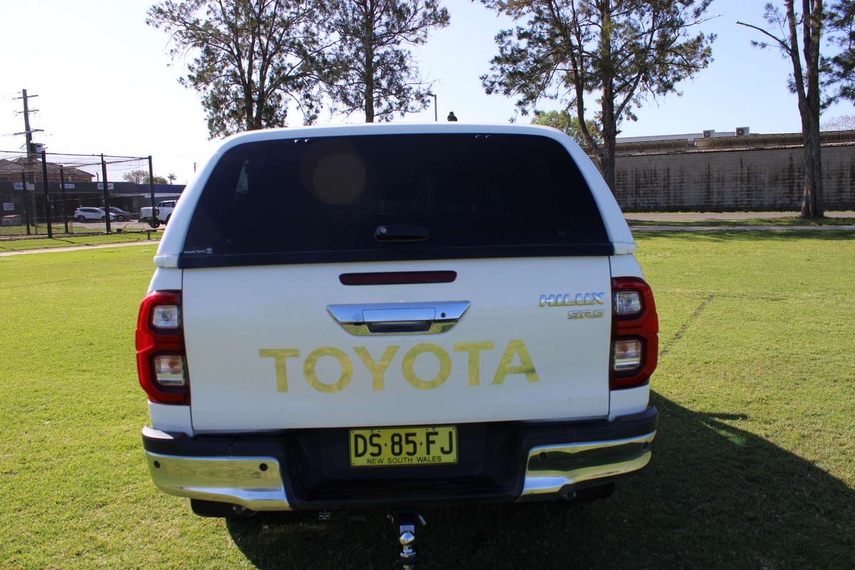 Hilux 4x4 SR5 2.8L T Diesel Automatic Double Cab 2L70350 001