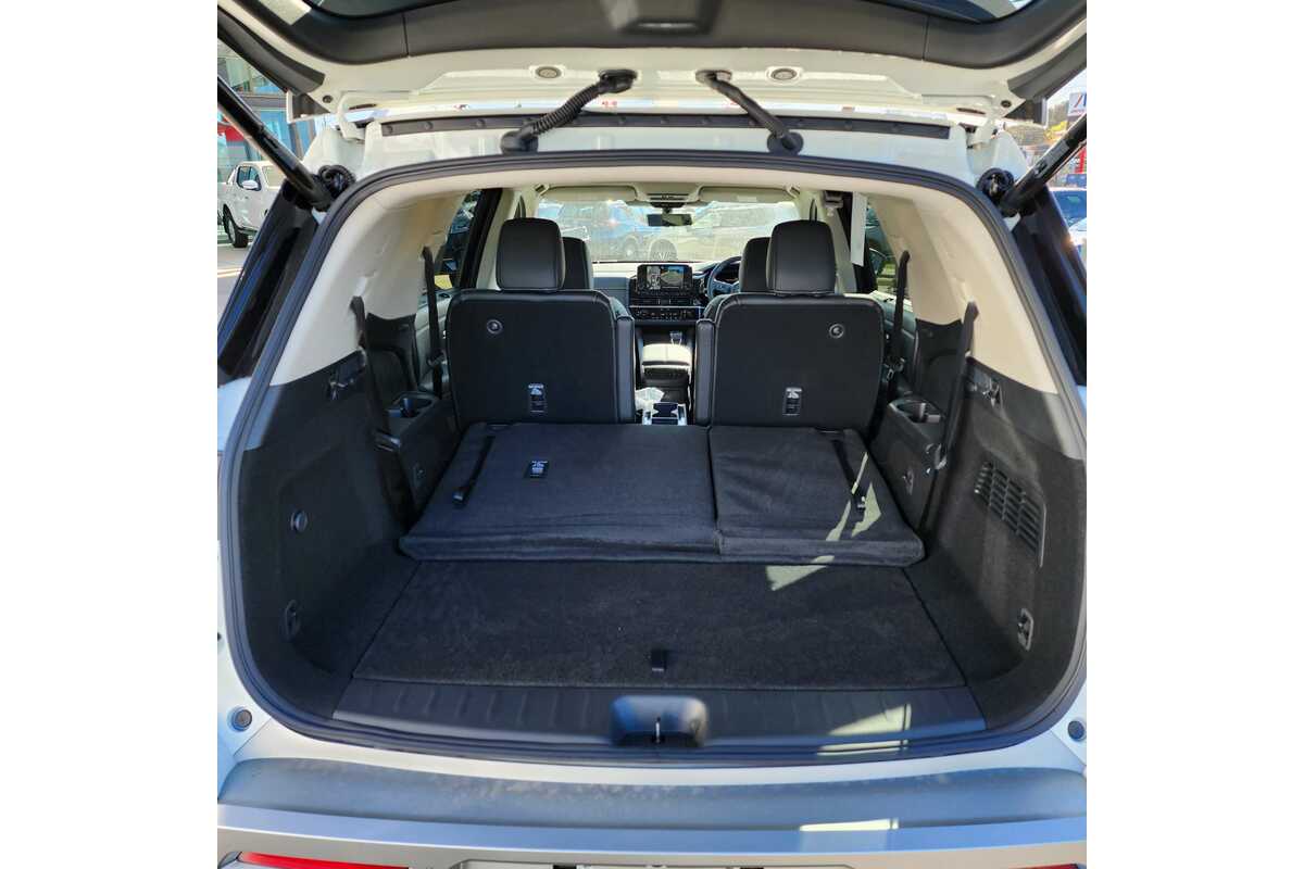 2023 Nissan Pathfinder Ti-L R53