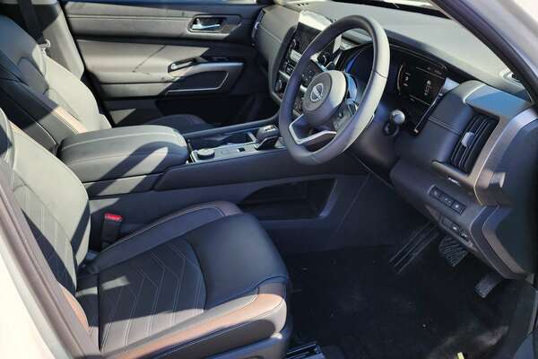 2023 Nissan Pathfinder Ti-L R53