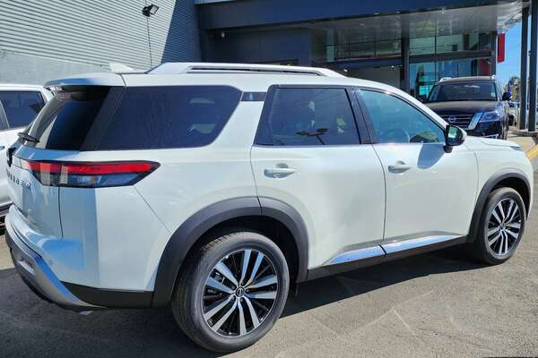 2023 Nissan Pathfinder Ti-L R53