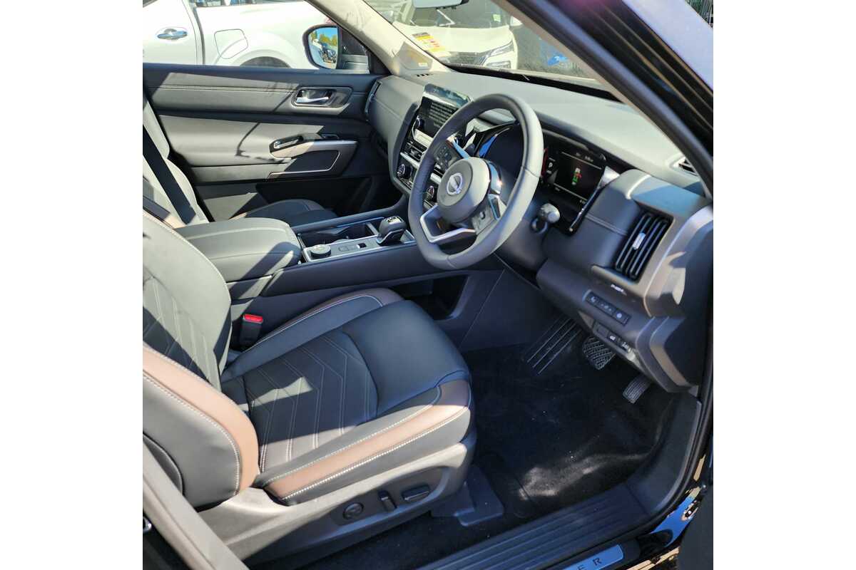 2023 Nissan Pathfinder Ti-L R53