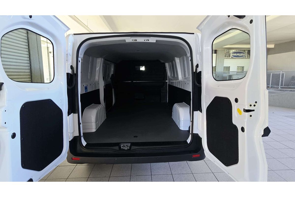 Super Van 5.5m, LWB, FWD, 83kWh, H1980, 3 seats