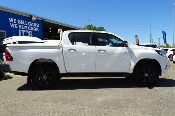 2016 Toyota Hilux SR GUN126R
