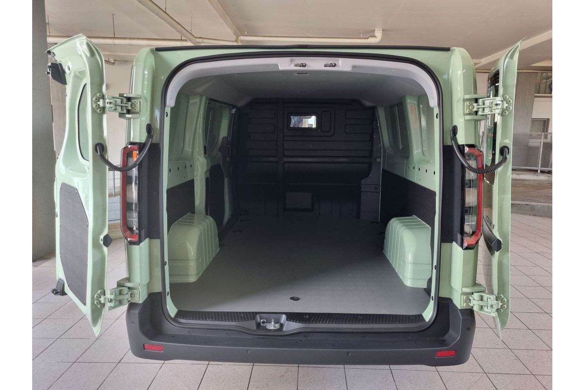 Super Van 5m, SWB, FWD, 83kWh, H1980, 3 seats