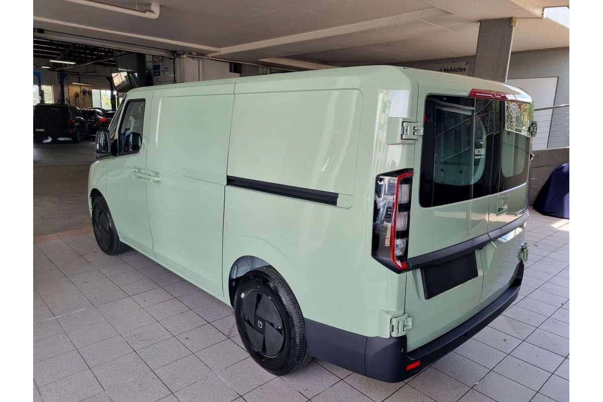 Super Van 5m, SWB, FWD, 83kWh, H1980, 3 seats