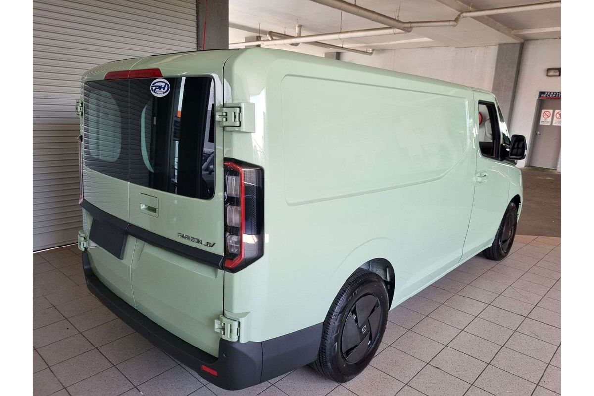 Super Van 5m, SWB, FWD, 83kWh, H1980, 3 seats