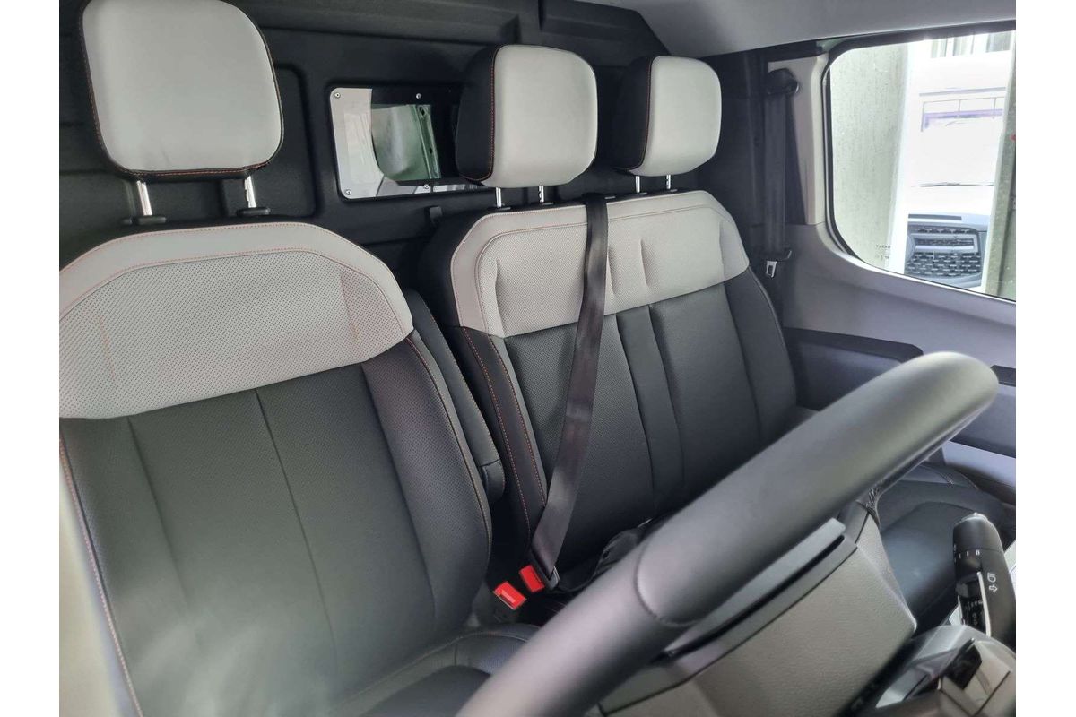 Super Van 5m, SWB, FWD, 83kWh, H1980, 3 seats