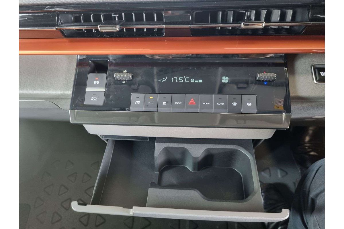 Super Van 5m, SWB, FWD, 83kWh, H1980, 3 seats