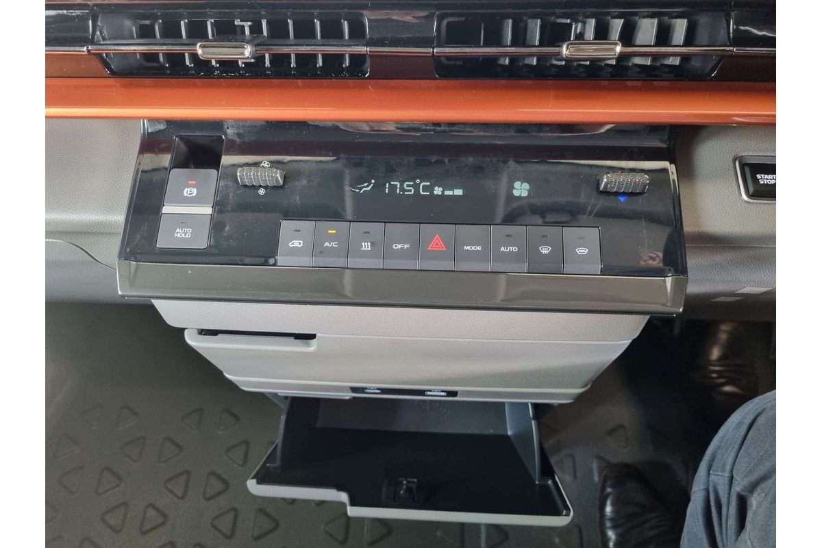 Super Van 5m, SWB, FWD, 83kWh, H1980, 3 seats