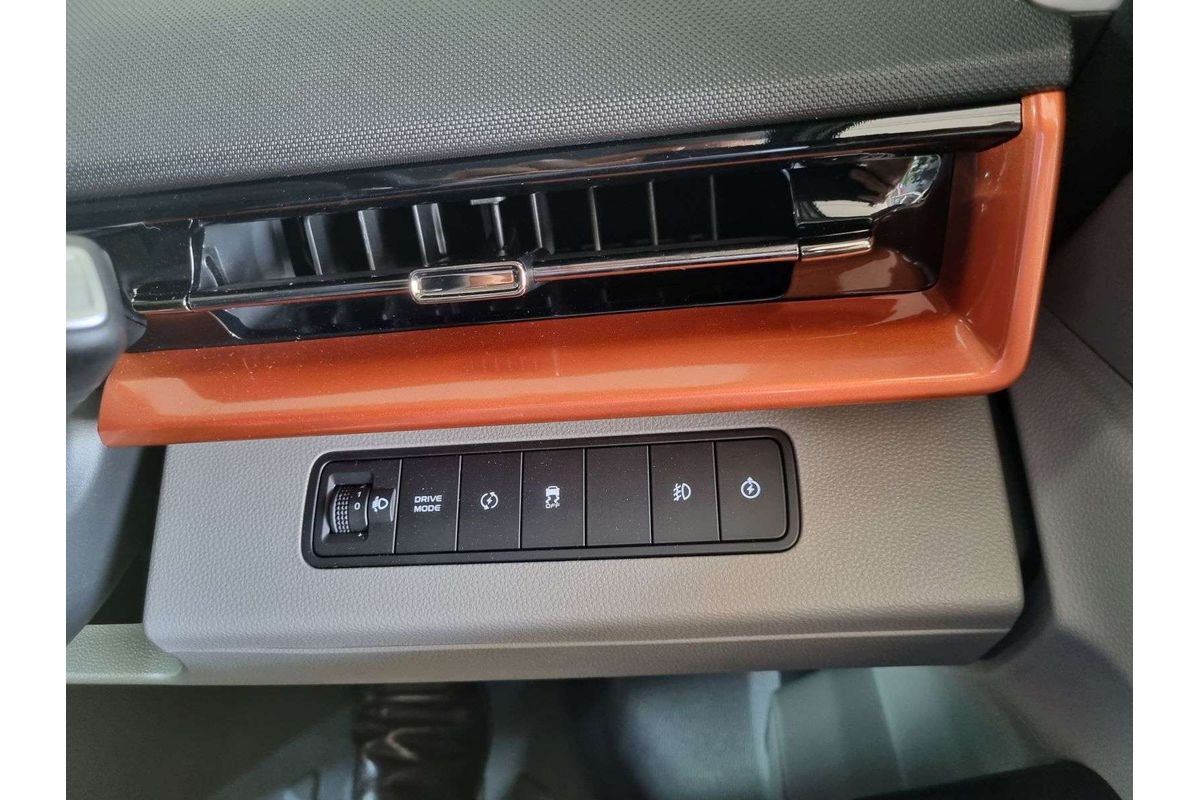Super Van 5m, SWB, FWD, 83kWh, H1980, 3 seats