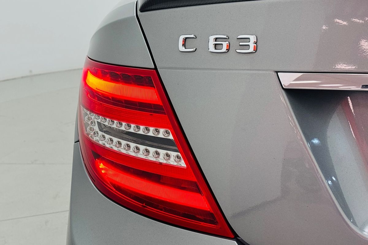 2012 Mercedes-benz C63 AMG 7 SP AUTOMATIC G-TRONIC 2D COUPE V8