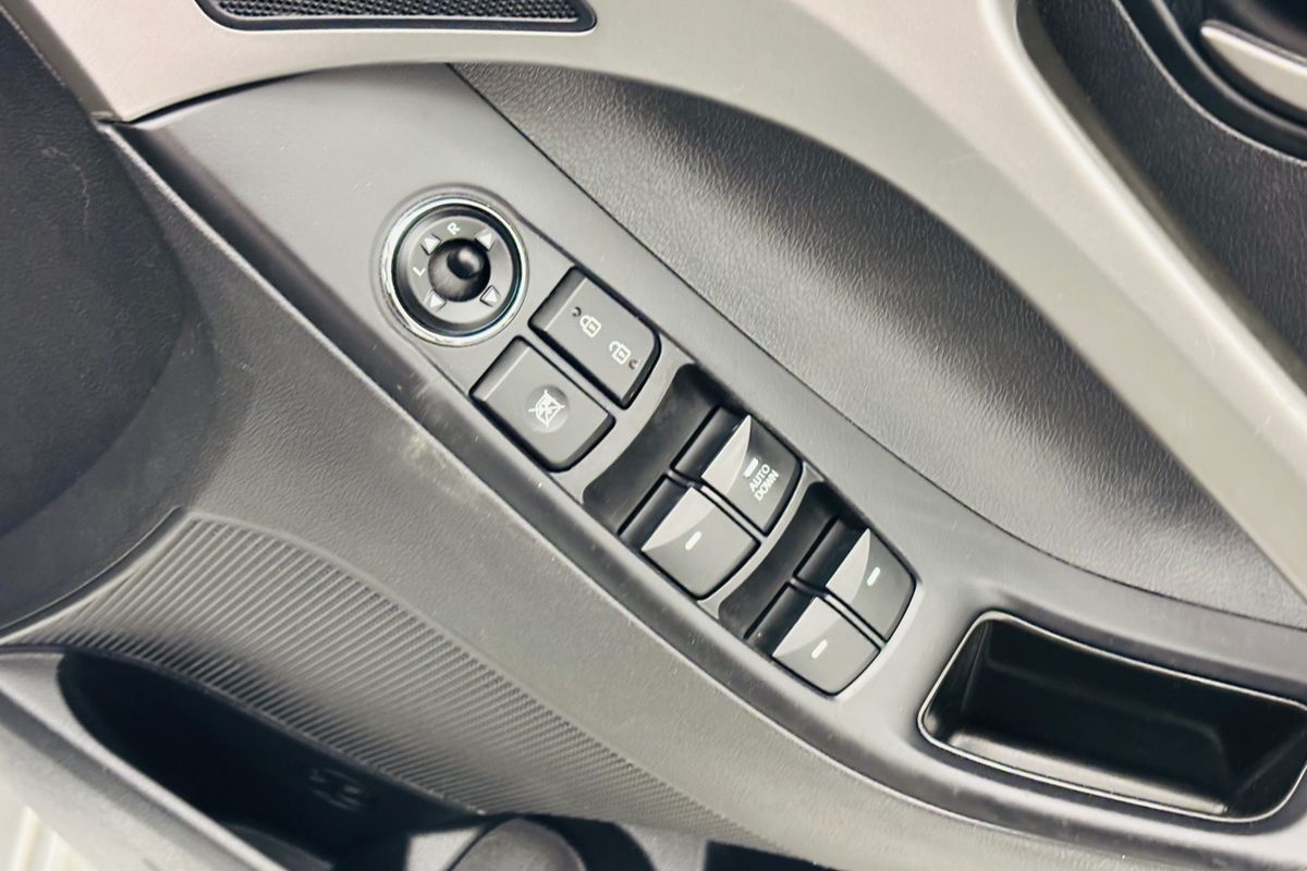2012 HYUNDAI ELANTRA ACTIVE 6 SP AUTOMATIC 4D SEDAN 4CYL