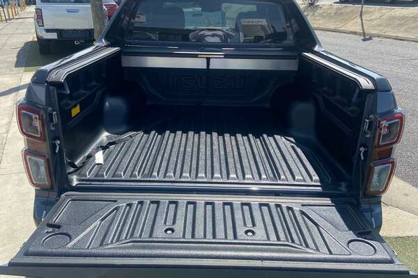 2024 Isuzu D-MAX X-TERRAIN 4X4