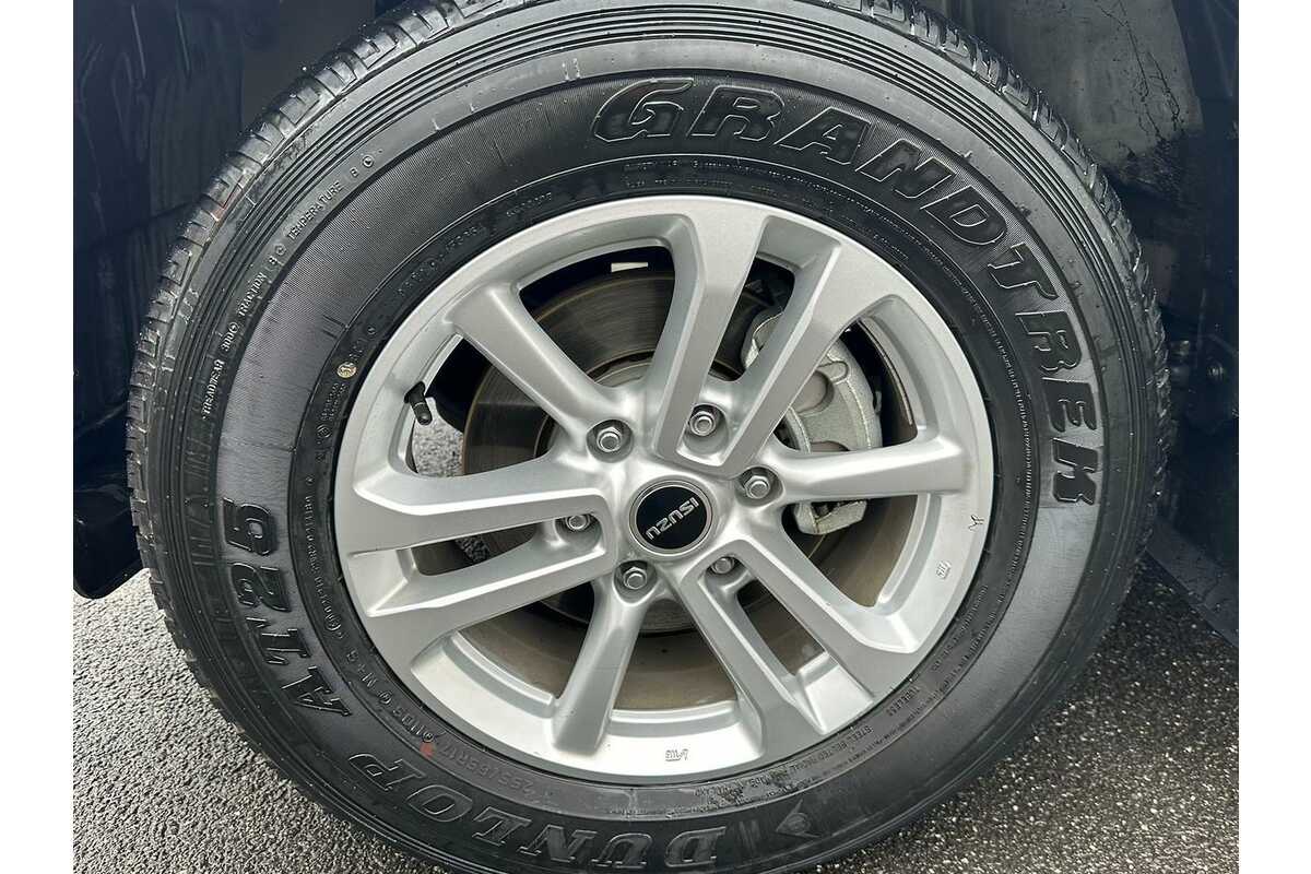 2022 Isuzu MU-X LS-M