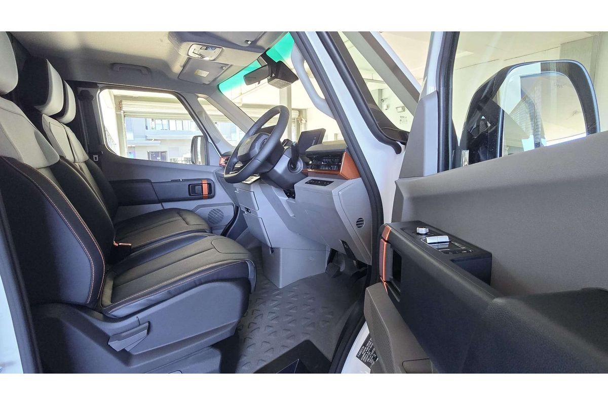 Super Van 5.5m, LWB, FWD, 83kWh, H1980