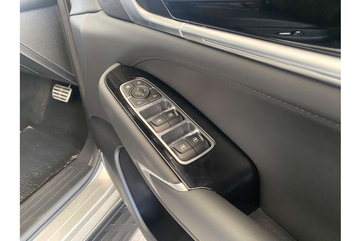 Ute Alpha PHEV Luxury 4x4