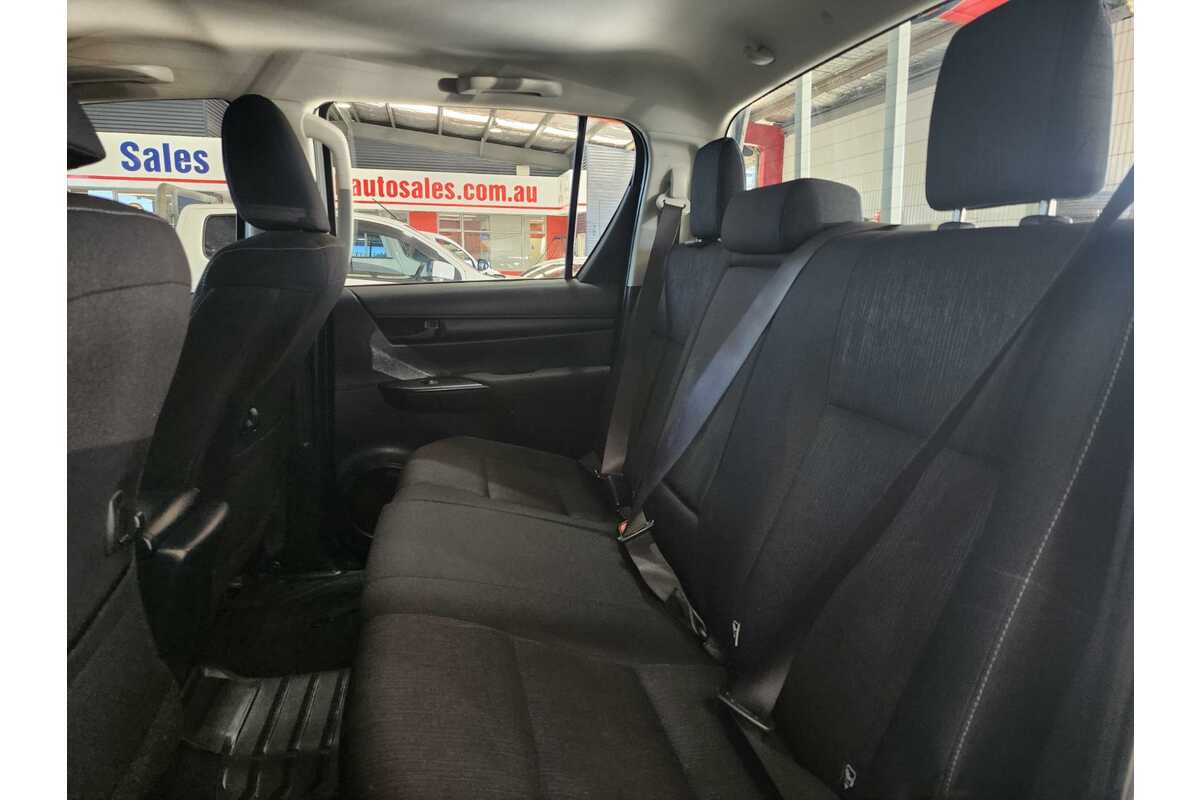 2016 Toyota Hilux SR GUN126R