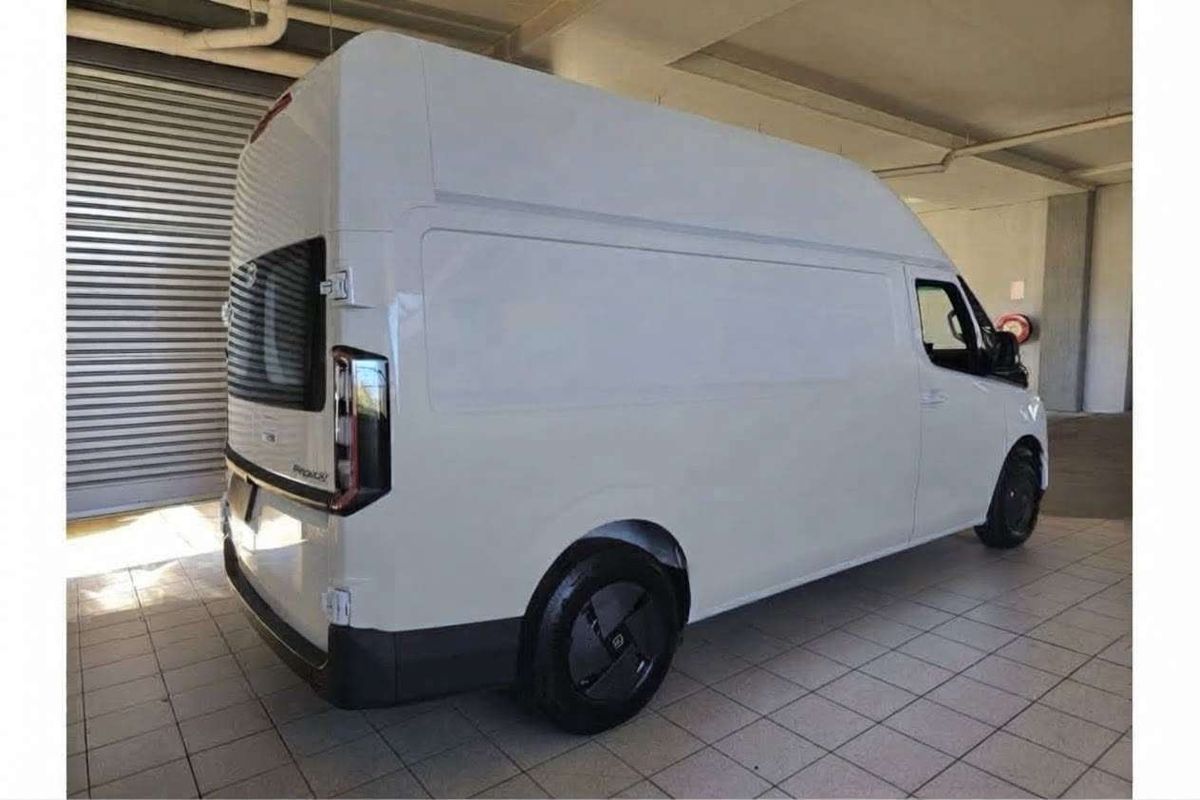 Super Van 5.5m, LWB, FWD, 83kWh, H2500, 3 seats