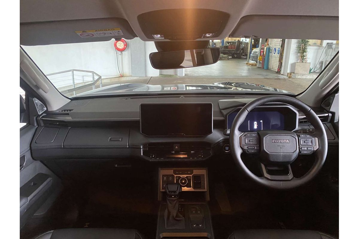 HILUX GUN227R SR5 48V + PREM. INTERIOR (4x4) 2.8L DT4 DIESEL TURBO F/INJ 6 SP AUTOMATIC DOUBLE CAB P/UP