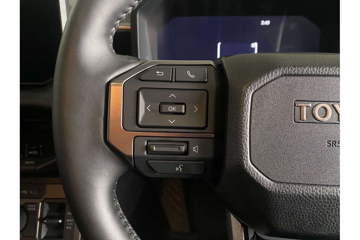 HILUX GUN227R SR5 48V + PREM. INTERIOR (4x4) 2.8L DT4 DIESEL TURBO F/INJ 6 SP AUTOMATIC DOUBLE CAB P/UP