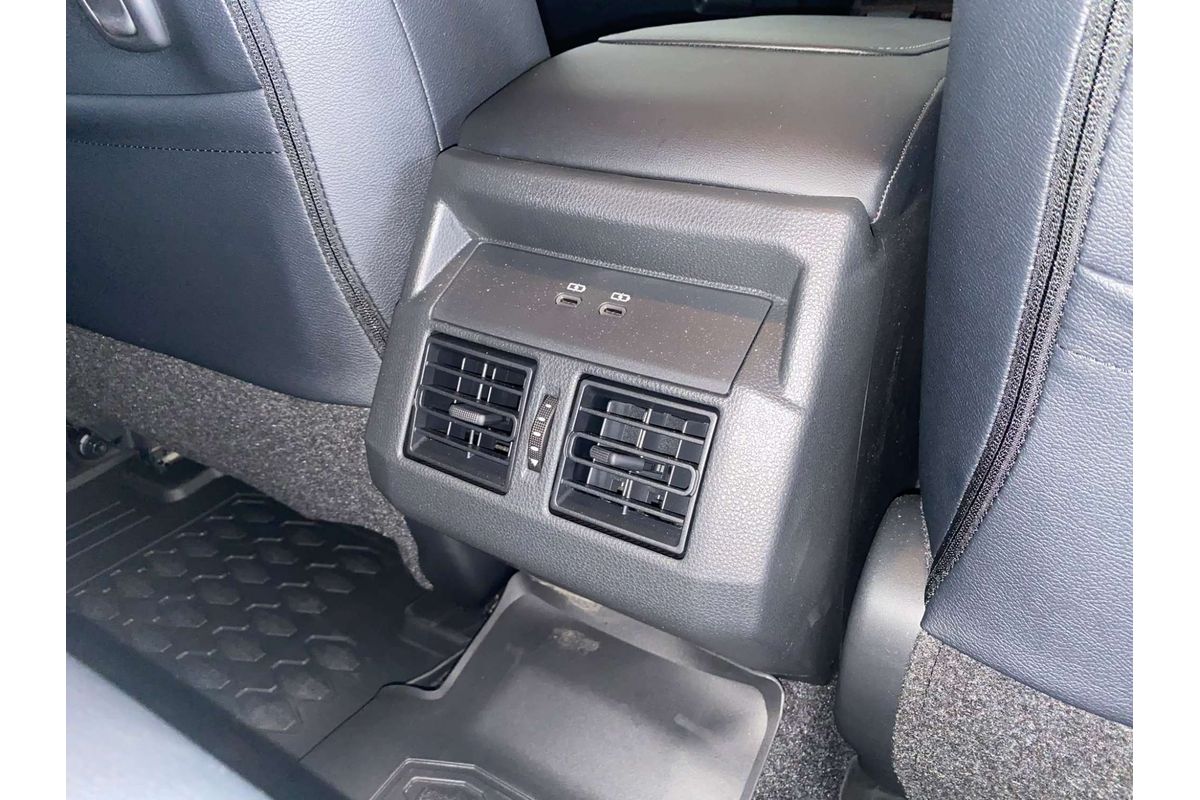 HILUX GUN227R SR5 48V + PREM. INTERIOR (4x4) 2.8L DT4 DIESEL TURBO F/INJ 6 SP AUTOMATIC DOUBLE CAB P/UP