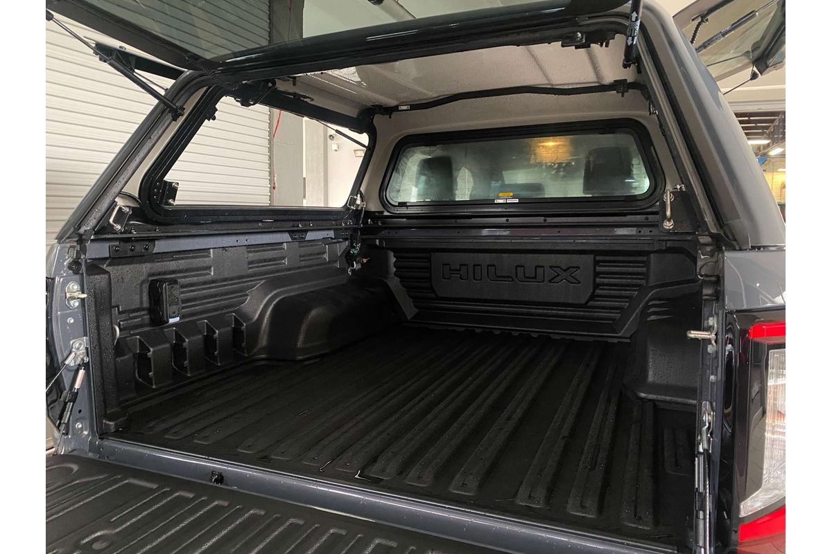 HILUX GUN227R SR5 48V + PREM. INTERIOR (4x4) 2.8L DT4 DIESEL TURBO F/INJ 6 SP AUTOMATIC DOUBLE CAB P/UP