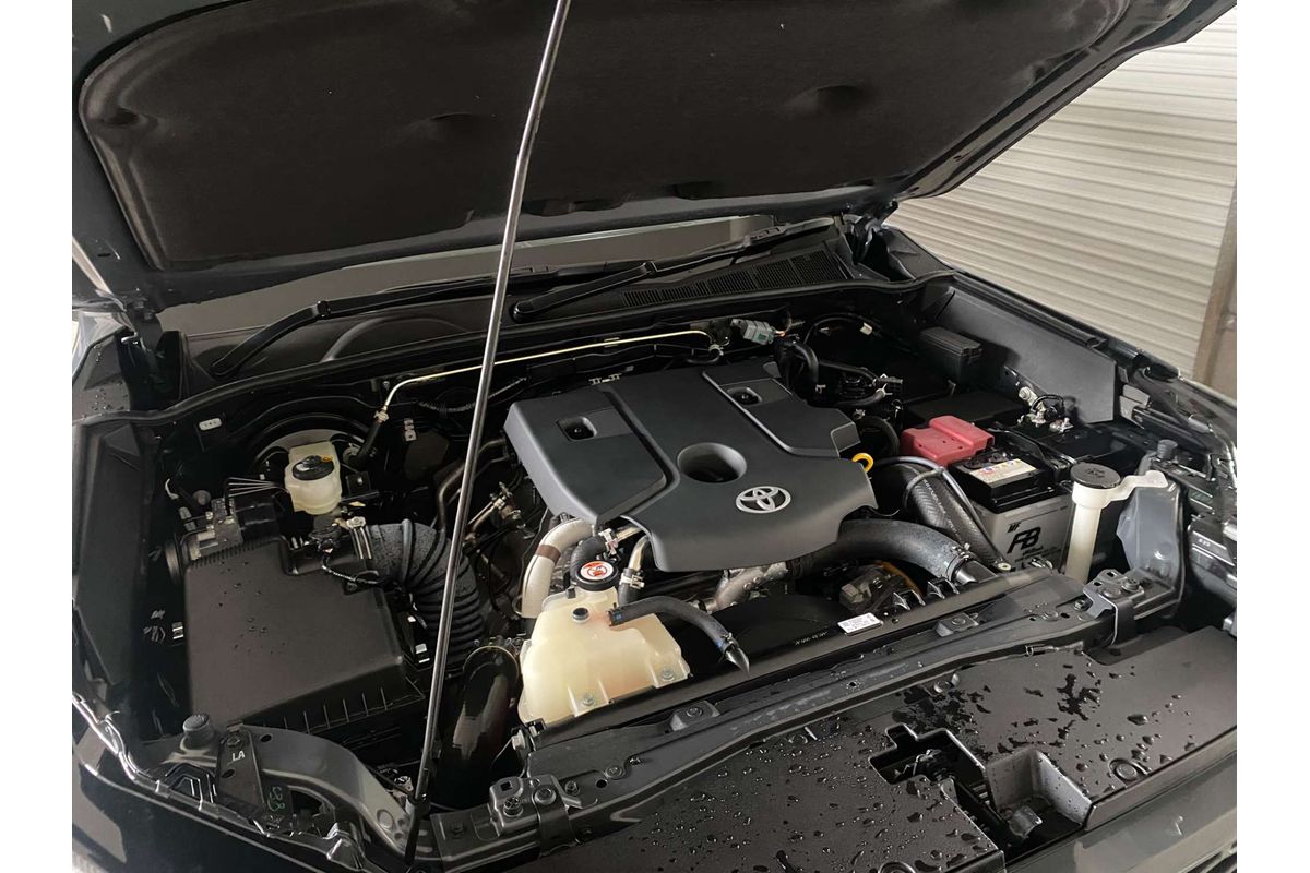 HILUX GUN227R SR5 48V + PREM. INTERIOR (4x4) 2.8L DT4 DIESEL TURBO F/INJ 6 SP AUTOMATIC DOUBLE CAB P/UP