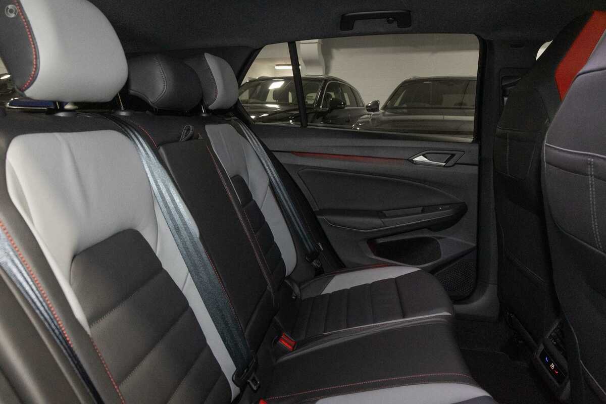 2023 Volkswagen Golf GTI 8