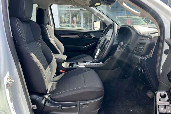 2022 Isuzu MU-X LS-U