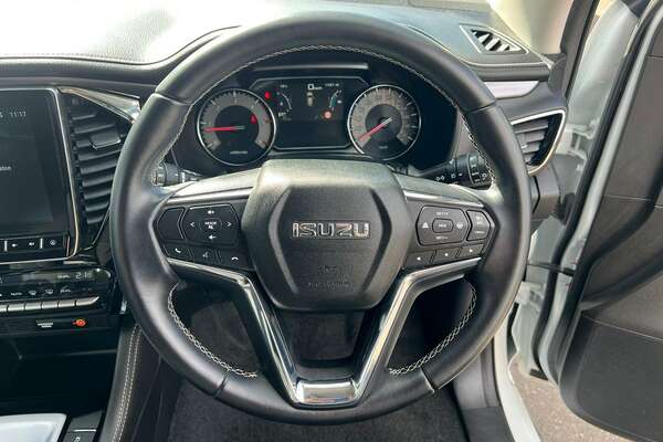 2022 Isuzu MU-X LS-U