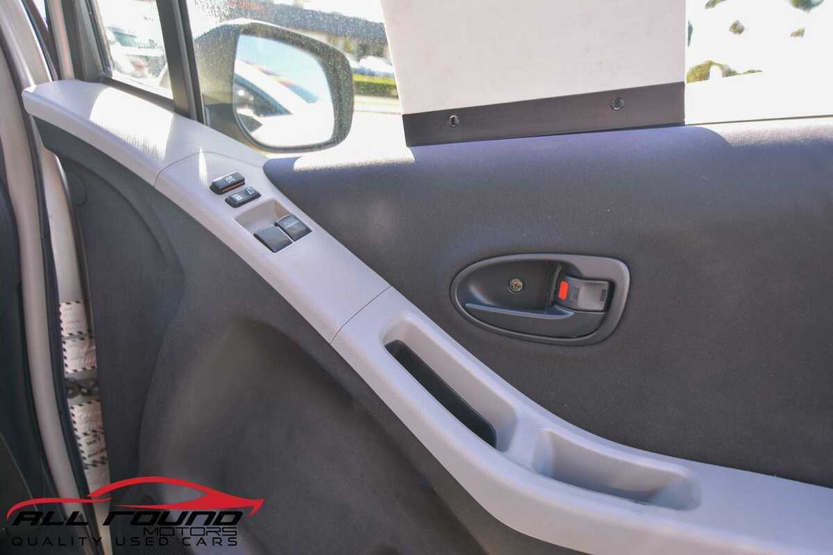 2005 Toyota YARIS YR NCP90R
